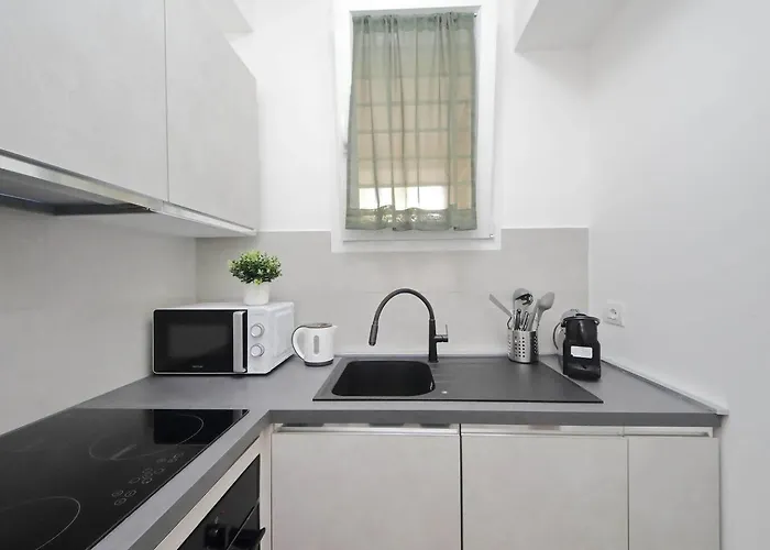 Apartment Indipendente - Due Livelli - San Lorenzo Rom