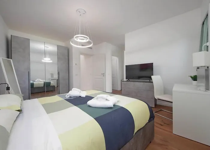 Indipendente - Due Livelli - San Lorenzo Apartment