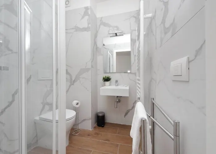 Apartment Indipendente - Due Livelli - San Lorenzo Rom