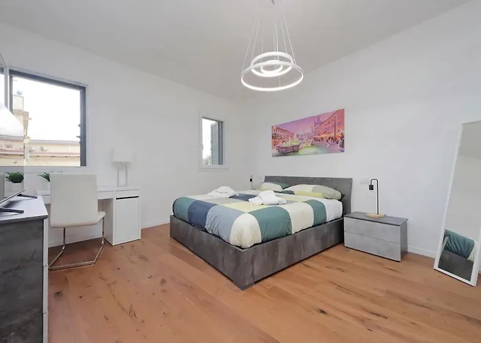 Apartment Indipendente - Due Livelli - San Lorenzo Rom